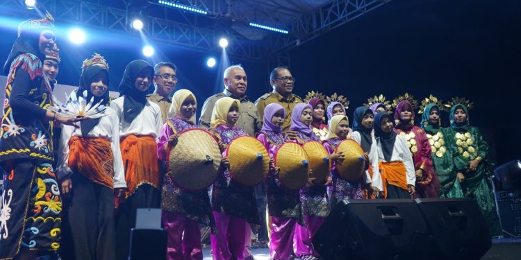 Ardiansyah Sulaiman Apresiasi Bazar UMKM Sangkulirang: Transaksi Tembus Rp 750 Juta