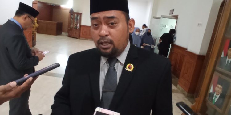 DPRD Kutim Minta Pemerintah Naikkan Gaji Dokter Spesialis