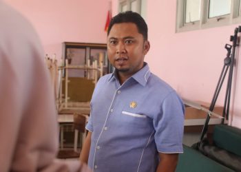 Anggota DPRD Kutim Ramadhani Soroti Siswa SDN 001 Kongbeng Terpaksa Belajar di Rumah-rumah Guru