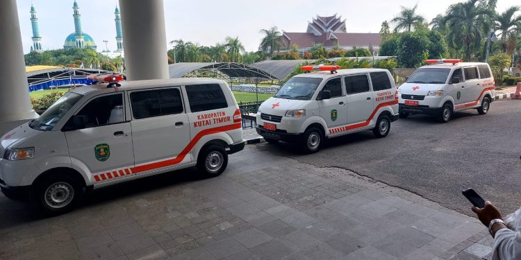 Jimmi, Anggota DPRD Kutim, Salurkan Bantuan Ambulance untuk Masyarakat
