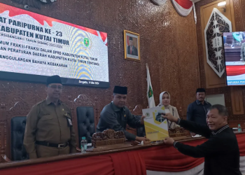 Arang Jau Sampaikan Pandangan Fraksi Partai Golkar Dalam Sidang Paripurna Ke 23 Tahun 2024