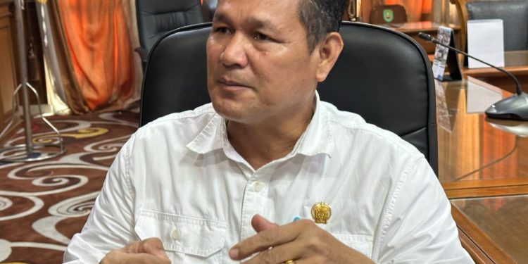 Yan Ipui Soroti Masalah Kapasitas Sekolah