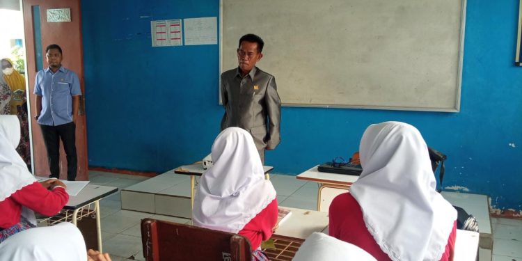 Yulianus Palagiran Soroti Infrastruktur Sekolah yang Belum Tuntas