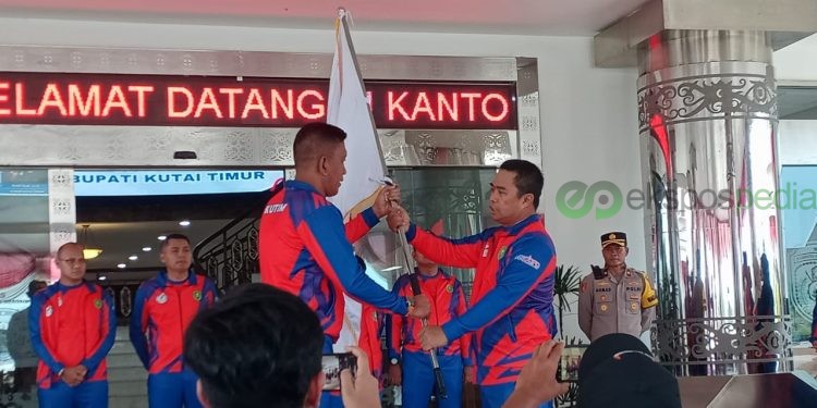 Kutim Lepas Kontingen POPDA 2025, Atlet Diminta Junjung Sportivitas