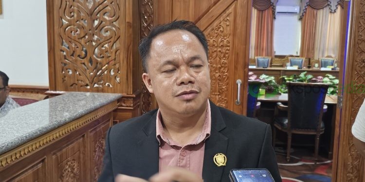 Akses Jalan Rusak Parah, Edy Markus: Anak-Anak di Pedalaman Sulit Pergi Sekolah